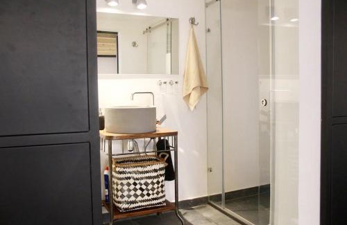 Setubal Apartment | Updated Stylish Studio by River Sado