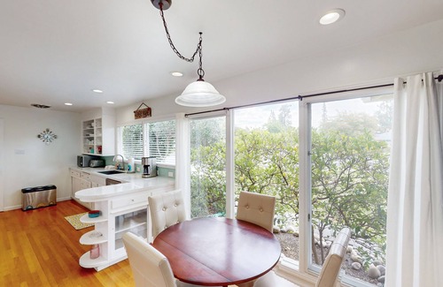 Junior College Neighborhood Association House | Updated & Sunny Sonoma 1950s Ranch Near Santa Rosa & Wineries
