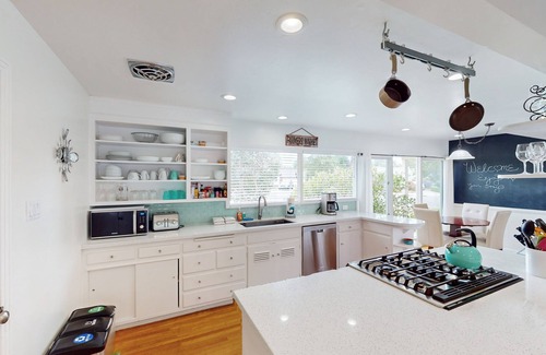 Junior College Neighborhood Association House | Updated & Sunny Sonoma 1950s Ranch Near Santa Rosa & Wineries