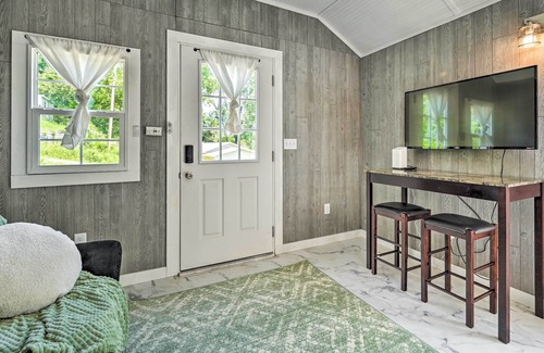 Berryville Apartment | Updated Tiny Home < 1 Mi to Berkeley Springs