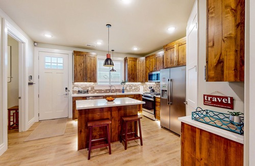 Cedar City House | Updated townhome with ensuite bedrooms, workstation, & aquatic center pass