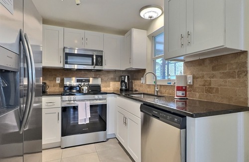 Siesta Key Condo | Updated unit with easy beach access on Siesta Key