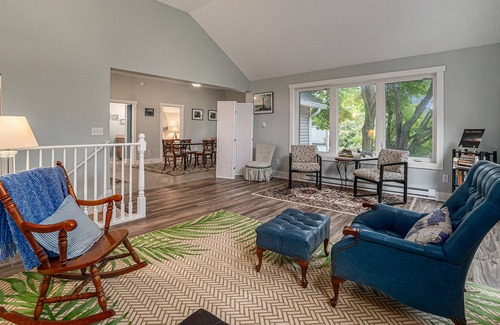 Elberta House | Updated upstairs duplex with balcony & partial lake view - walk to beach