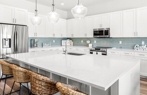 Madeira Beach Condo | Updated Water View Condo with Shared Pool, Balcony, Central AC - Snowbirds OK