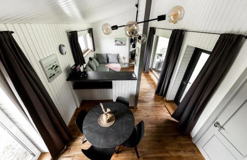 Regi House | Upes Māja