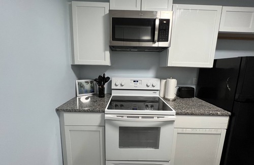 Tallahassee House | Upgraded 1/1 Townhouse Near FAMU FSU w/Backyard