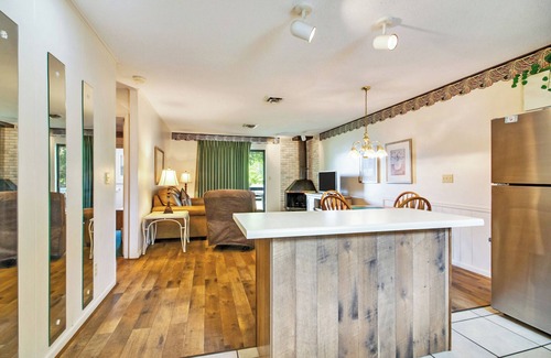 Lake Tansi Condo | Upgraded 2BR, King Bed, Plenty of Amenities