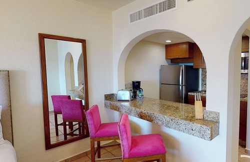 Los Cabos Hotel | ✩Upgraded Amenities✩ Elite Junior Suite ✩ 592ft²✩