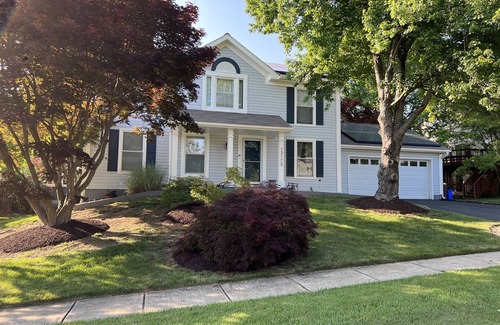 Colesville House | Upgraded, beautiful 4 BD Colonial in Silver Spring home