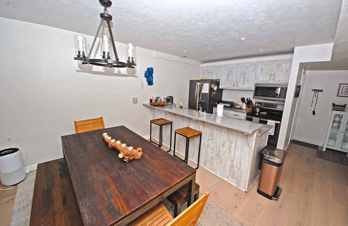 Tahoe Keys Condo | Upgraded Condo with Private Boat Dock - Ski Lease Available