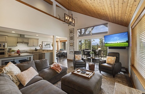 Ronald House | Upgraded Free Nights @ Ultimate 6BD/6BA Compound