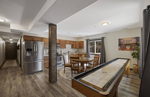 Ronald House | Upgraded Free Nights @ Ultimate 6BD/6BA Compound