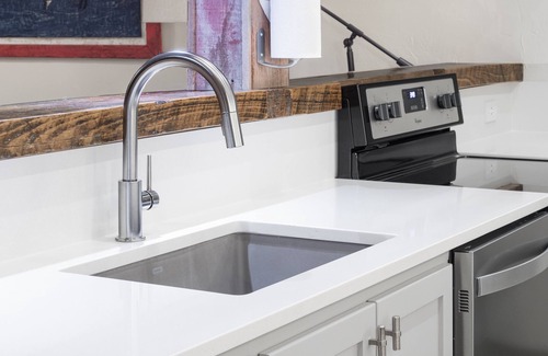 Moose Wilson Road Condo | Upgraded High End Mountain Modern 1BR/BA King Bed Aspens Condo