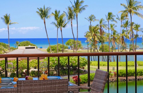Kamuela Condo | Upgraded Oceanfront Terrace Condo - Private Beach Access!