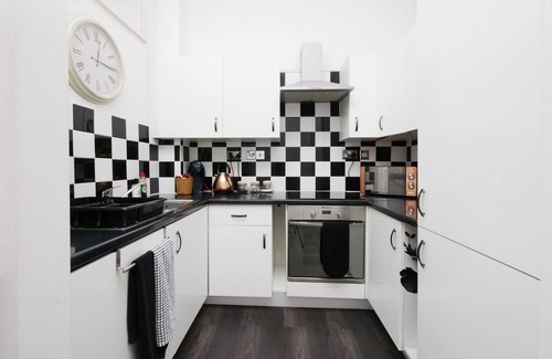 York House | Upmarket 2 bed Townhouse within the City Walls with parking.