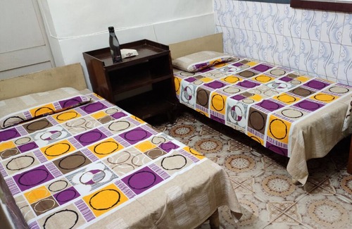 New Delhi House | Uppal's PG sharing room with breakfast & dinner