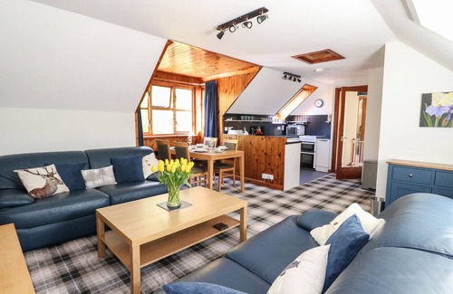 Taynuilt Cottage | UPPER BRACKENDALE, family friendly, with a garden in Taynuilt