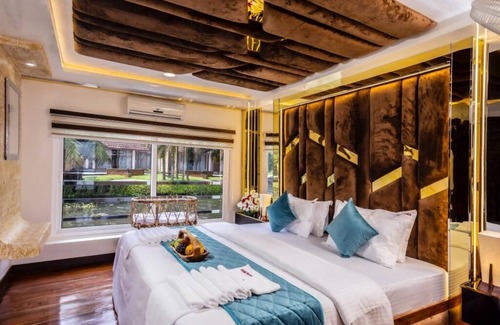 Alappuzha Boat Rental | Upper Deck Houseboat