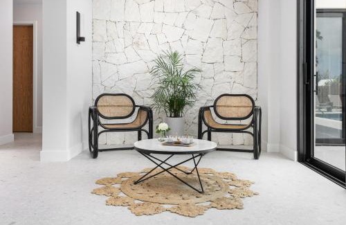 Leeward Settlement Villa | Upper East Side Enclave # 18