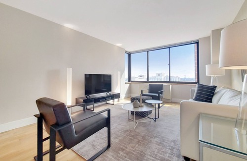 Central Park North Apartment | Upper East Side Two-Bedroom with Luxury Amenities