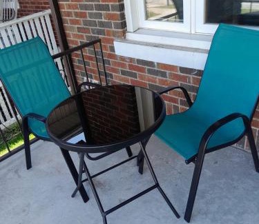 South Central Apartment | Upper Floor 2 bedroom Unit