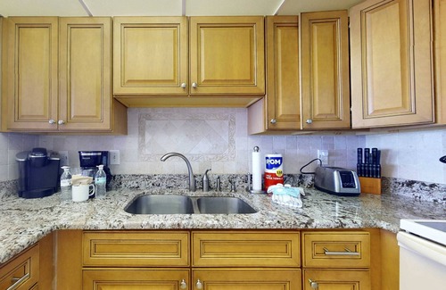 Madeira Beach Condo | Upper Floor with Exceptional Views. Beachfront Studio. Private and Peaceful Complex. Heated Pool.