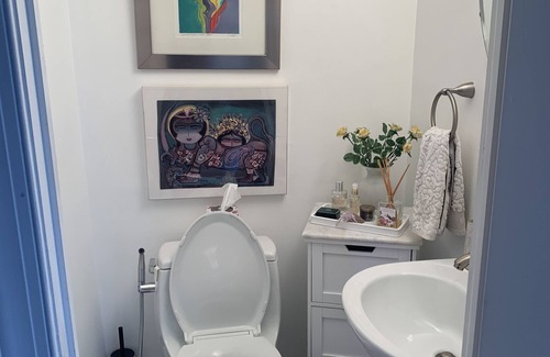 Cathedral Heights House | Upper Georgetown, AmericanUniversity
