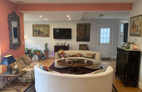 Cathedral Heights House | Upper Georgetown, AmericanUniversity