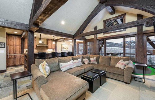 Huntsville Condo | Upper Level. Amazing Mountain Views. Exposed Wooden Beams. EW103