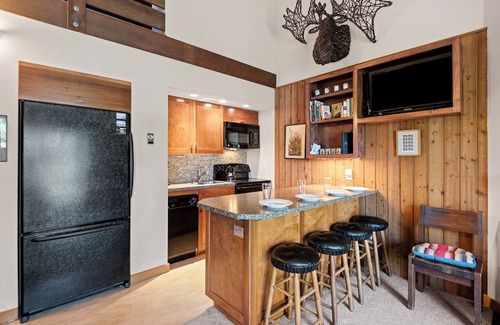 Century West Condo | Upper-Level Condo, close to pool, Mt. Bachelor Village Amenities