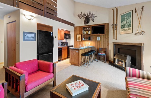 Century West Condo | Upper-Level Condo, close to pool, Mt. Bachelor Village Amenities