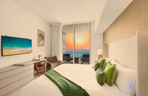 Hollywood South Central Beach Apartment | Upper Level Penthouse - Amazing Views Beach & Intracoastal