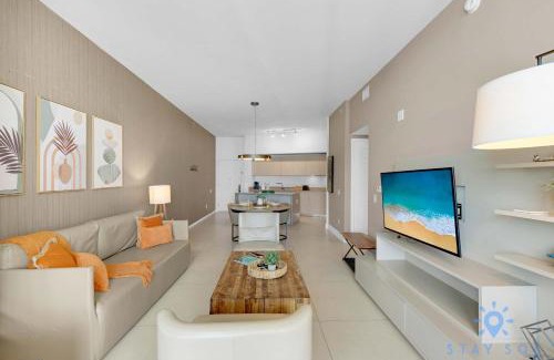 Hollywood South Central Beach Apartment | Upper Level Penthouse - Amazing Views Beach & Intracoastal