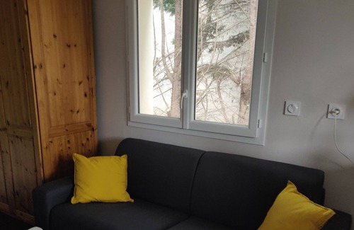 Toulouse South-East Apartment | UPPER RANGUEIL STUDIO WITH TERRACE