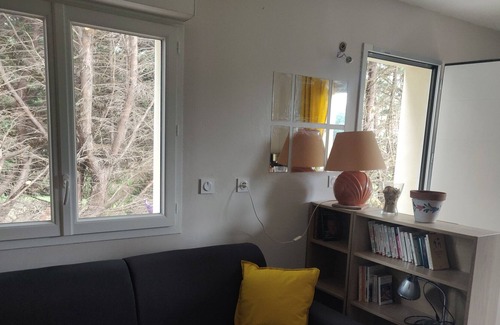 Toulouse South-East Apartment | UPPER RANGUEIL STUDIO WITH TERRACE