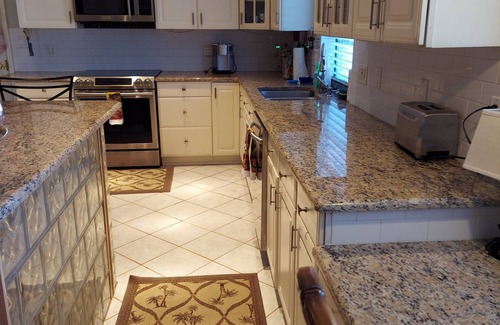 Hyde Park House | Upper Unit With Large Private Back Yard, Patio, Kayaks, Fire Pit, Grill & Nature