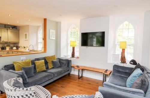 Tan-y-groes Apartment | Upper Vestry