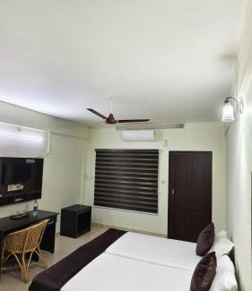 Pala Hotel | UPPERCREST RESIDENCY PALA