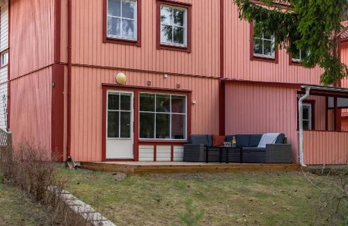 Uppsala Villa | Uppsala Large family home beside forest