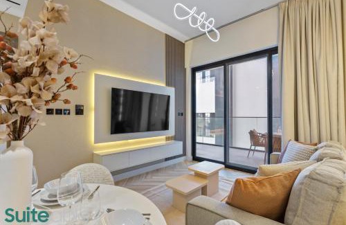 Al Rigga Apartment | Upscale 1 bedroom with Burj Khalifa View