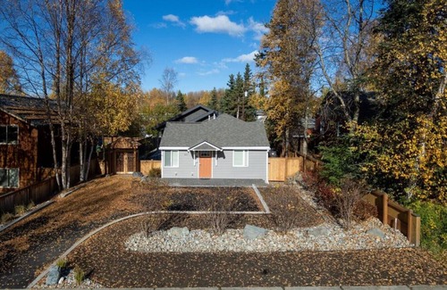North Star House | Upscale 1BR Downtown Cottage
