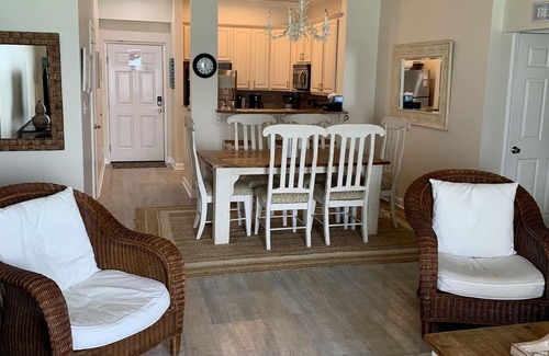 Pensacola Beach Condo | UPSCALE 3 BR unit with OCEANFRONT views from each room- sleeps 9 comfortably
