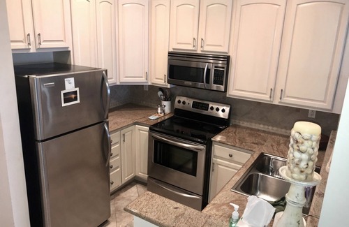 Pensacola Beach Condo | UPSCALE 3 BR unit with OCEANFRONT views from each room- sleeps 9 comfortably