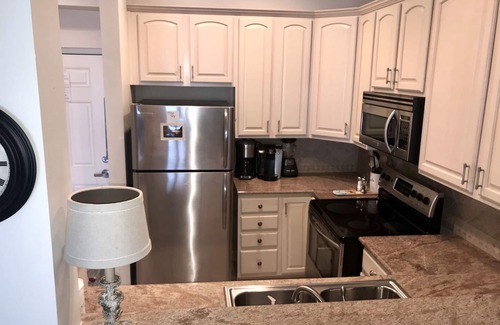 Pensacola Beach Condo | UPSCALE 3 BR unit with OCEANFRONT views from each room- sleeps 9 comfortably