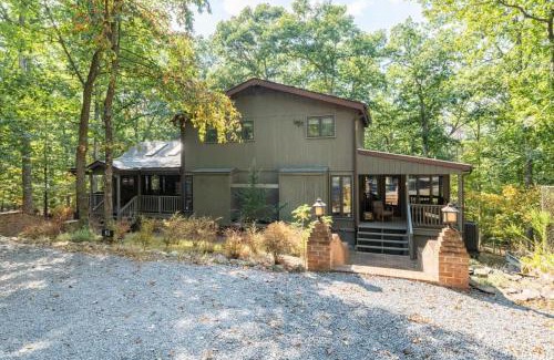 The Woods House | Upscale 4 Fireplaces Fire Pit & Pool Access