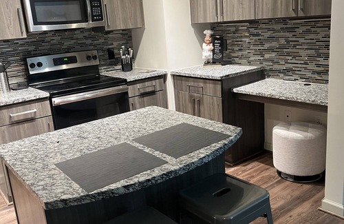 Duluth Apartment | Upscale Apartment w/Pool, Near Restaurants, Hospital, Malls, Interstate & Arena