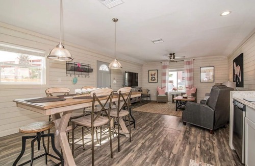 Indian Shores Villa | Upscale Beach suite. On the Bay and Just steps from the Beach !