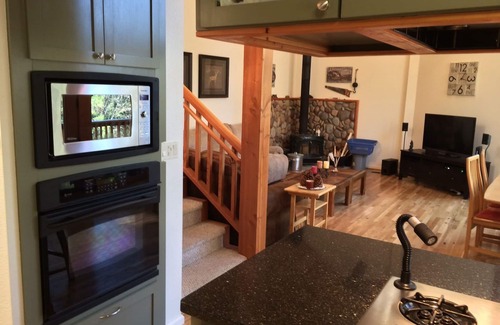Phoenix Lake-Cedar Ridge Cabin | Upscale & Beautiful spacious cabin near Twain Harte with a/c