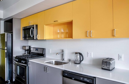Wilburton Apartment | Upscale Bellevue Jr 1BR w/Lounge, Gym & W/D, nr Shops, by Blueground