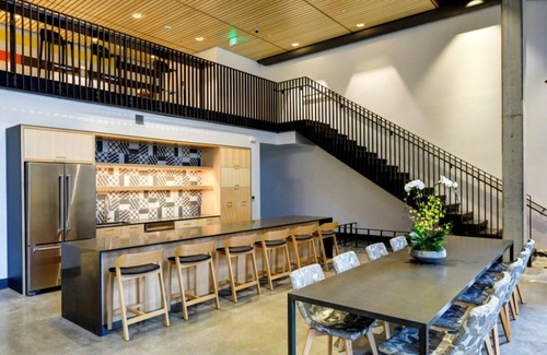 Wilburton Apartment | Upscale Bellevue Jr 1BR w/Lounge, Gym & W/D, nr Shops, by Blueground